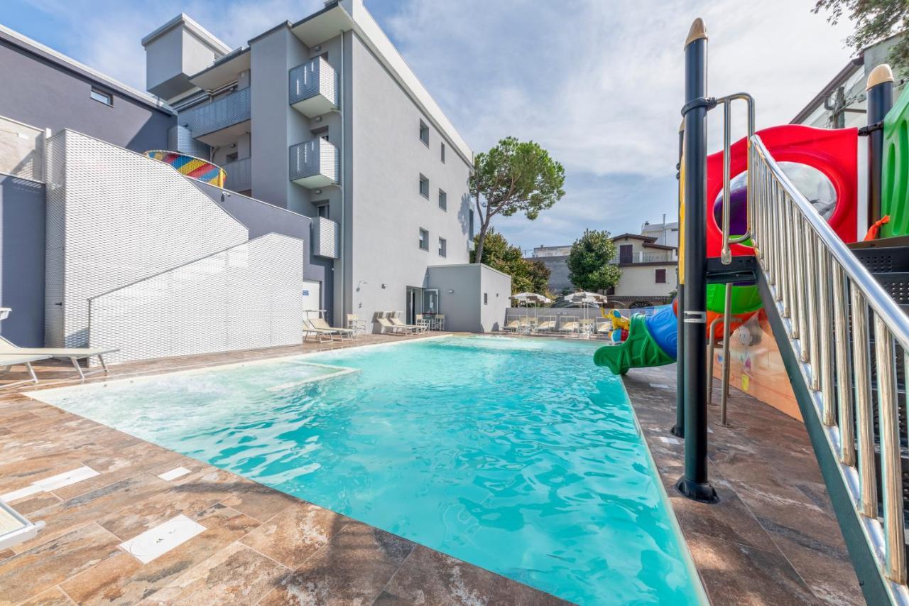 Residence Filmare Riccione Eksteriør bilde